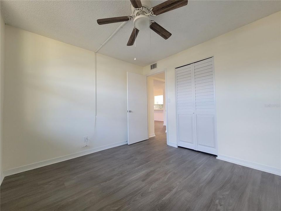 For Sale: $149,900 (2 beds, 2 baths, 1035 Square Feet)