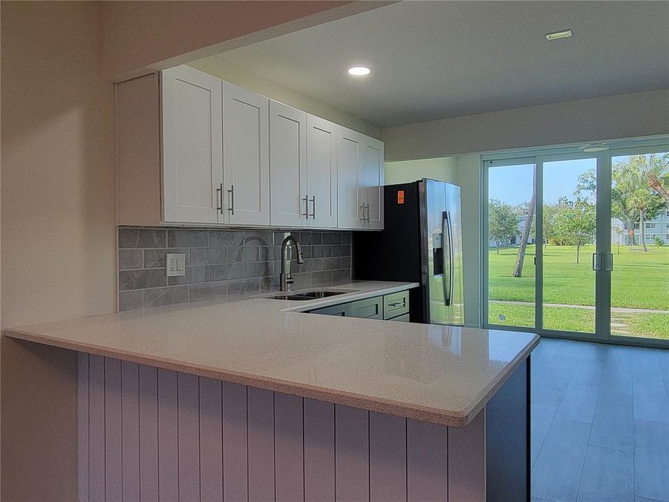 For Sale: $149,900 (2 beds, 2 baths, 1035 Square Feet)