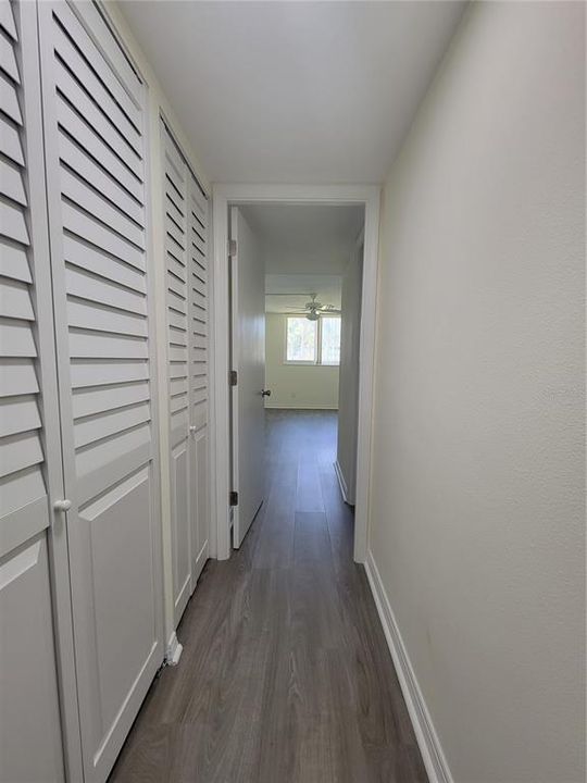 For Sale: $149,900 (2 beds, 2 baths, 1035 Square Feet)