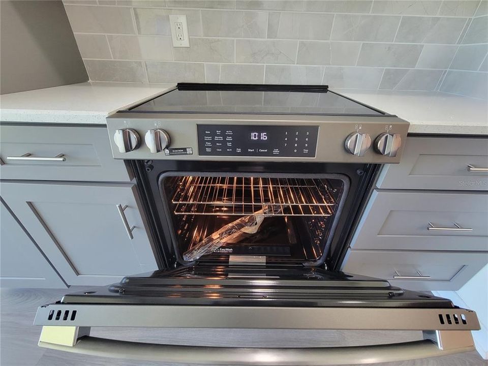 For Sale: $149,900 (2 beds, 2 baths, 1035 Square Feet)
