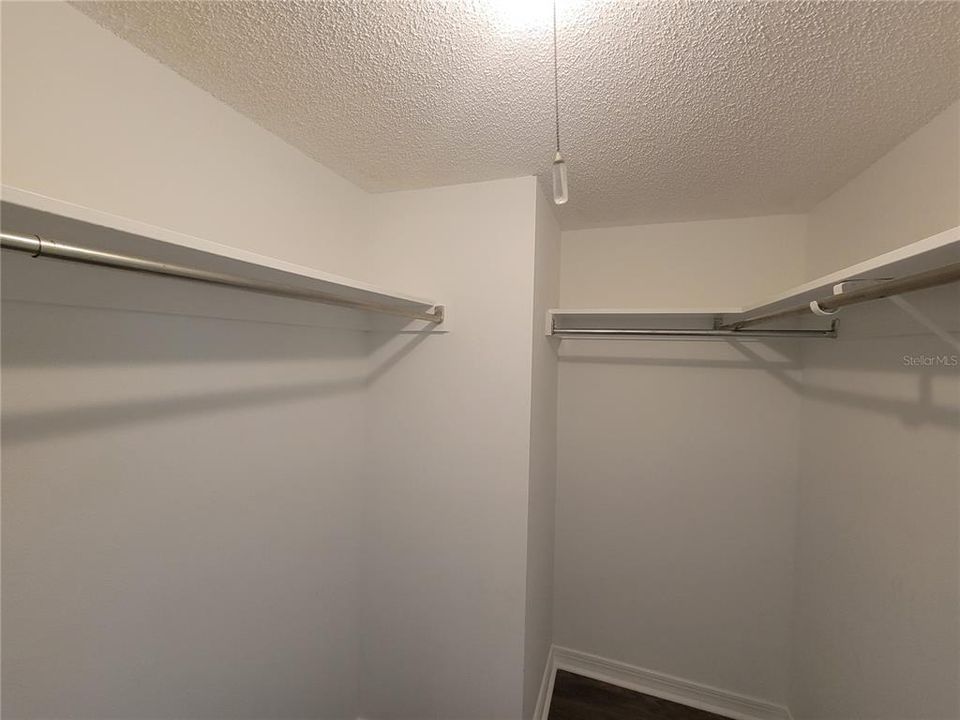 For Sale: $149,900 (2 beds, 2 baths, 1035 Square Feet)