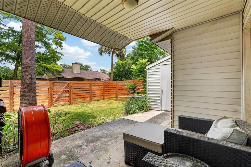 For Sale: $190,000 (2 beds, 1 baths, 921 Square Feet)