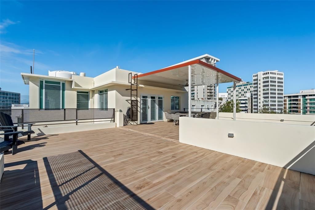 На продажу: $298,000 (1 спален, 2 ванн, 650 Квадратных фут)