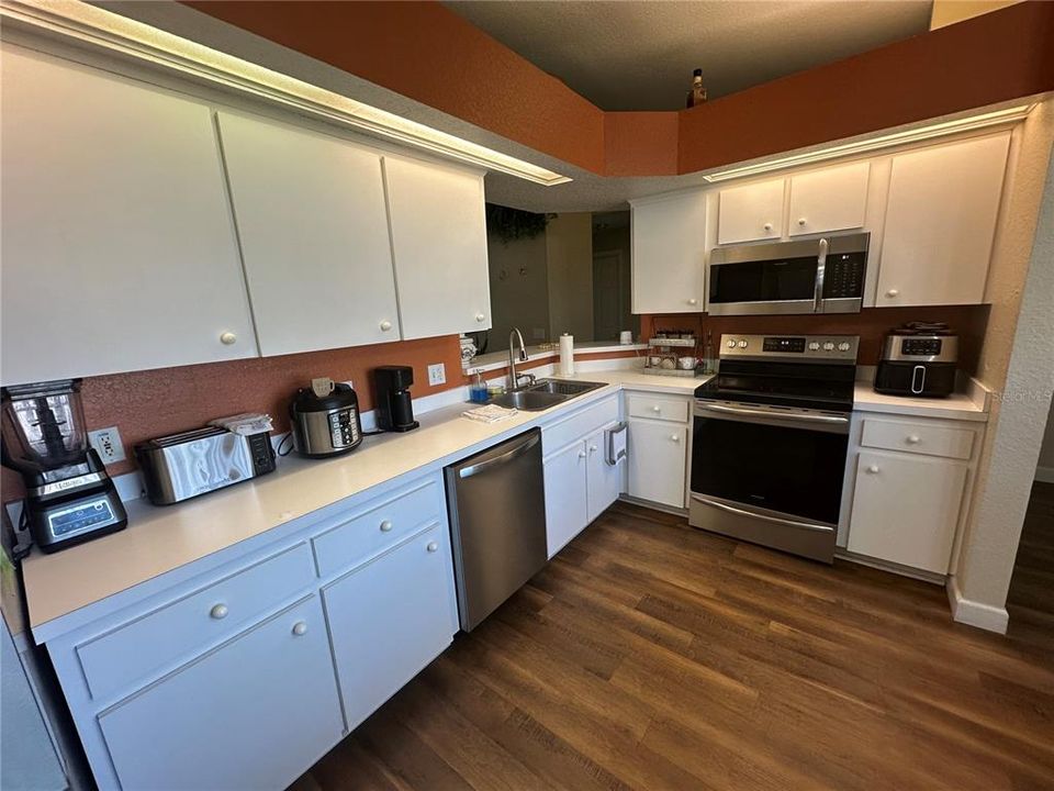 На продажу: $349,999 (3 спален, 2 ванн, 1509 Квадратных фут)
