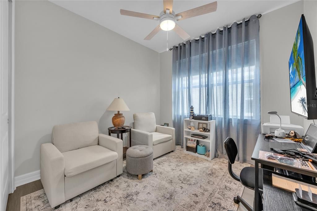 For Sale: $600,000 (3 beds, 2 baths, 1737 Square Feet)