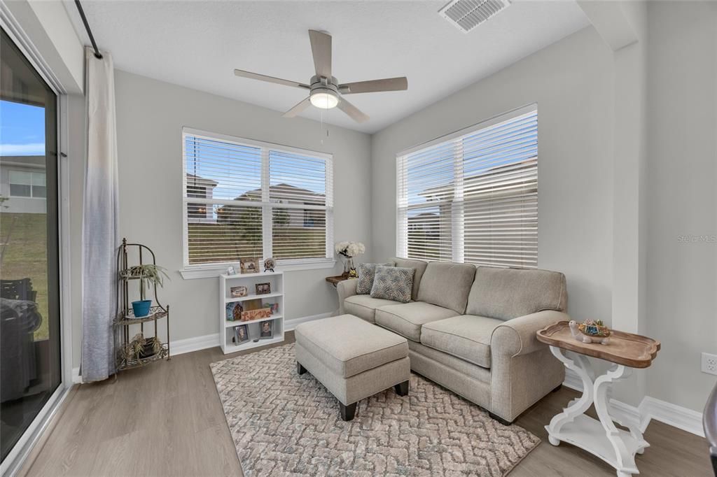 For Sale: $600,000 (3 beds, 2 baths, 1737 Square Feet)