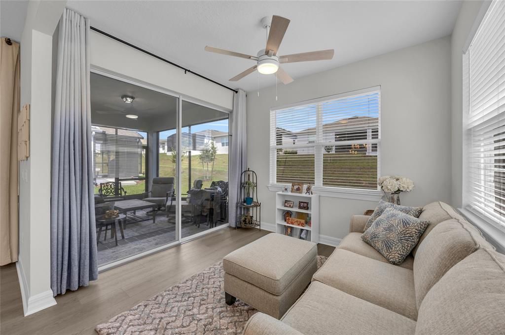 For Sale: $600,000 (3 beds, 2 baths, 1737 Square Feet)