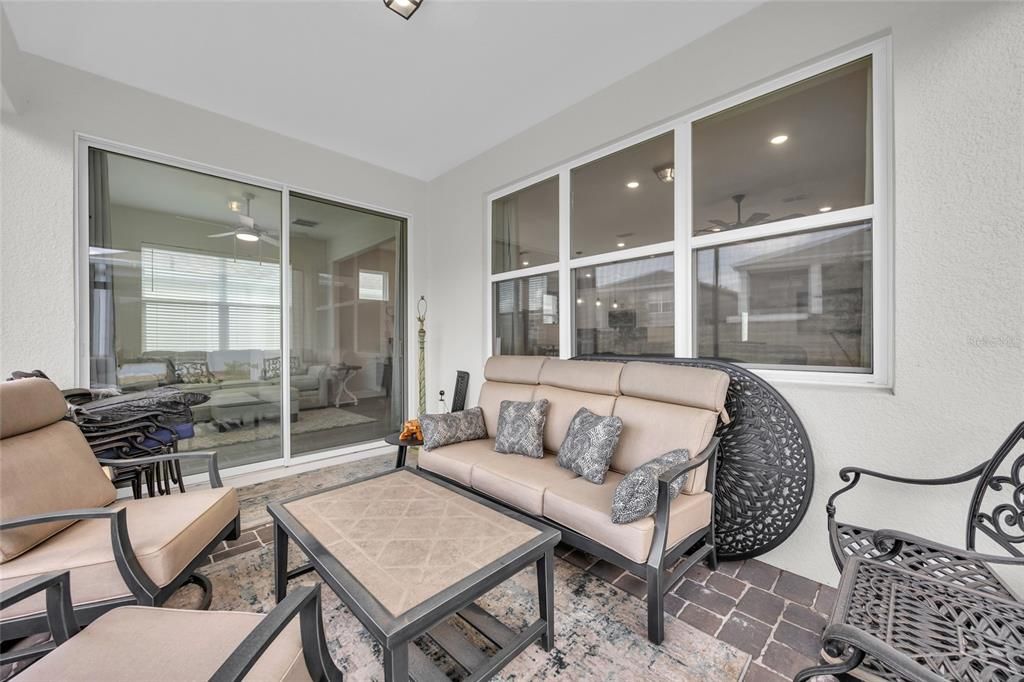 For Sale: $600,000 (3 beds, 2 baths, 1737 Square Feet)