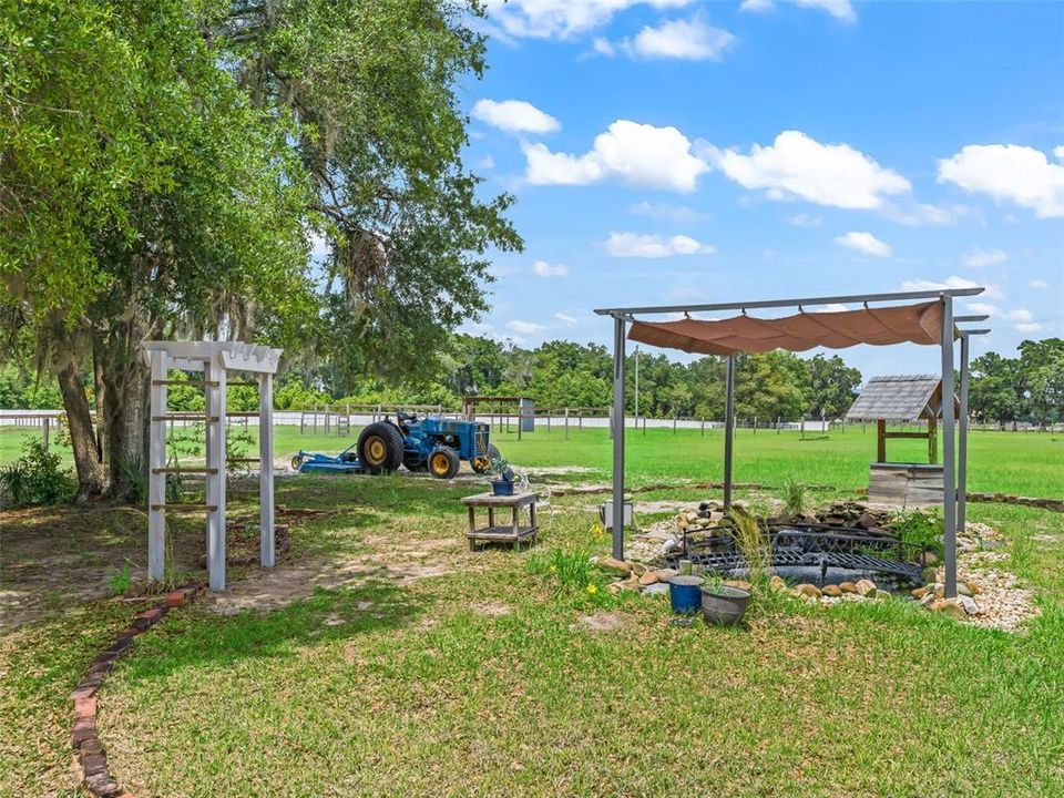For Sale: $825,000 (3 beds, 2 baths, 1205 Square Feet)