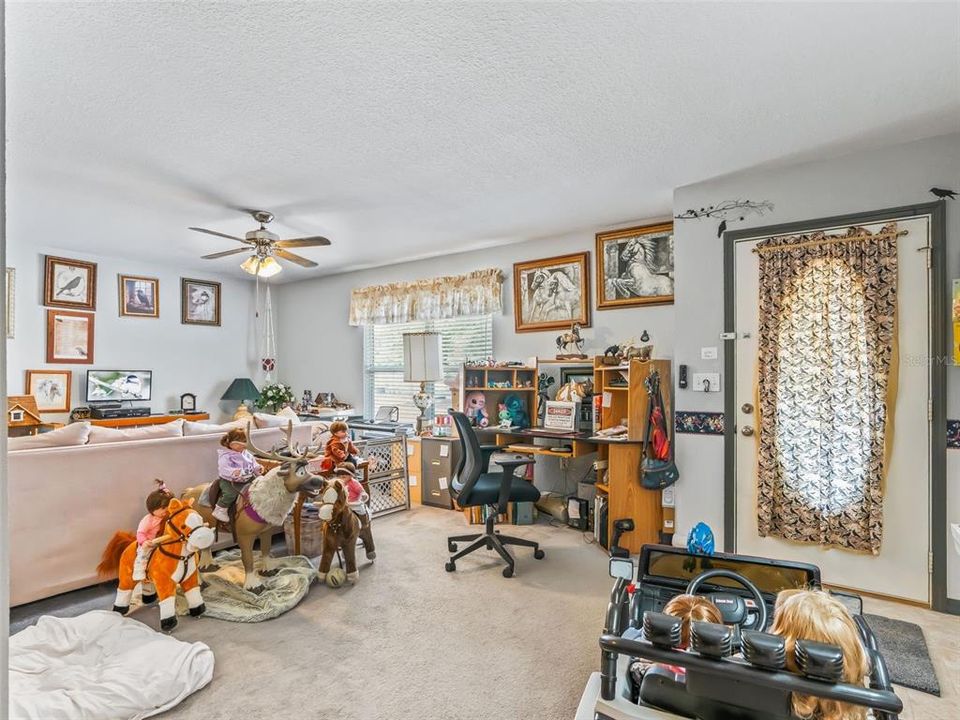 For Sale: $825,000 (3 beds, 2 baths, 1205 Square Feet)