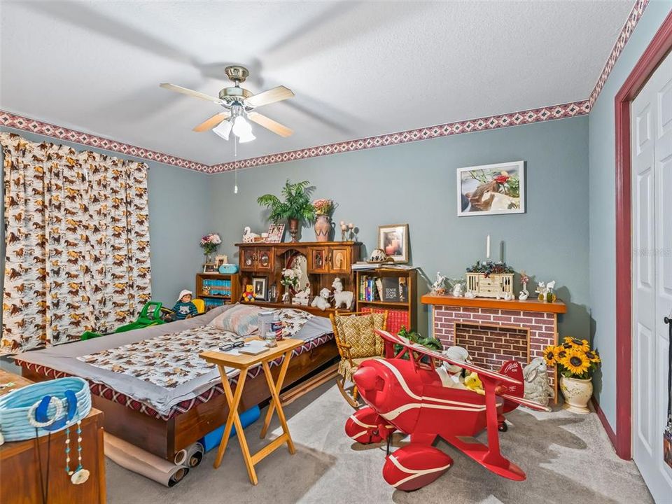 For Sale: $825,000 (3 beds, 2 baths, 1205 Square Feet)