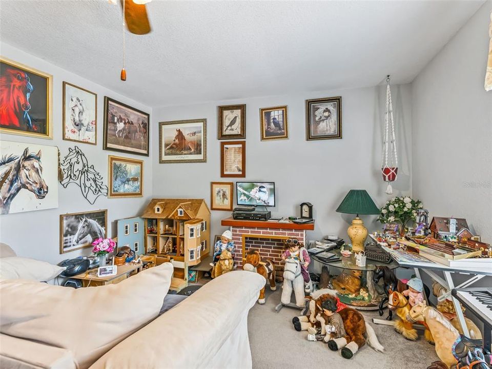 For Sale: $825,000 (3 beds, 2 baths, 1205 Square Feet)
