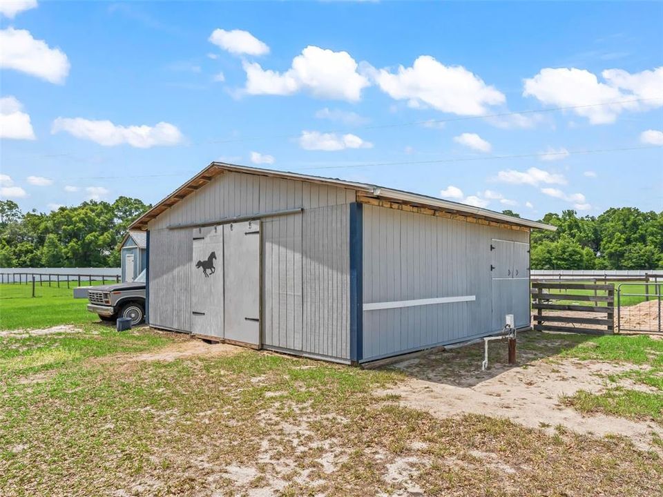 For Sale: $825,000 (3 beds, 2 baths, 1205 Square Feet)