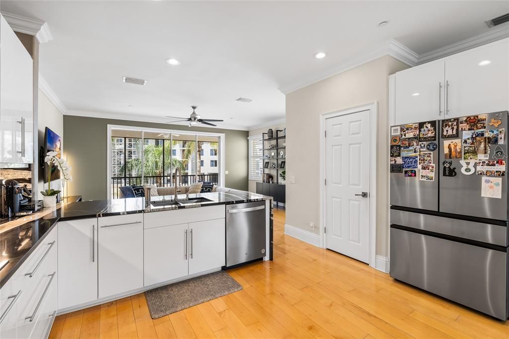 For Sale: $499,999 (3 beds, 2 baths, 2044 Square Feet)