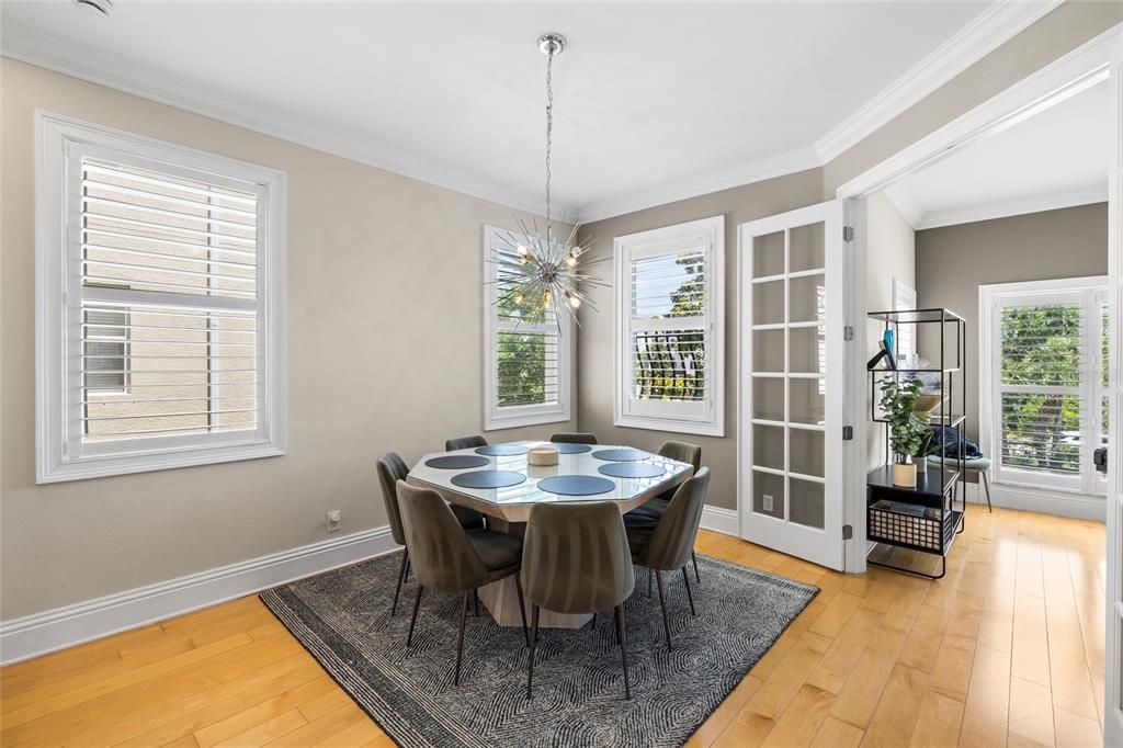 For Sale: $499,999 (3 beds, 2 baths, 2044 Square Feet)