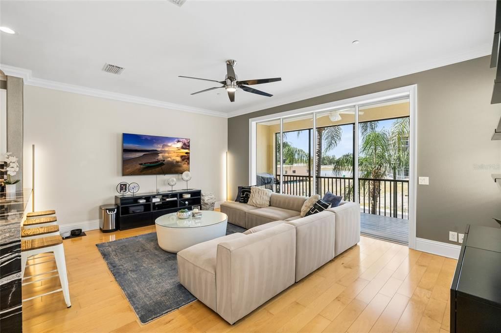 For Sale: $499,999 (3 beds, 2 baths, 2044 Square Feet)