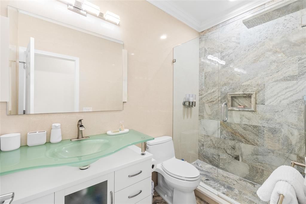 For Sale: $499,999 (3 beds, 2 baths, 2044 Square Feet)
