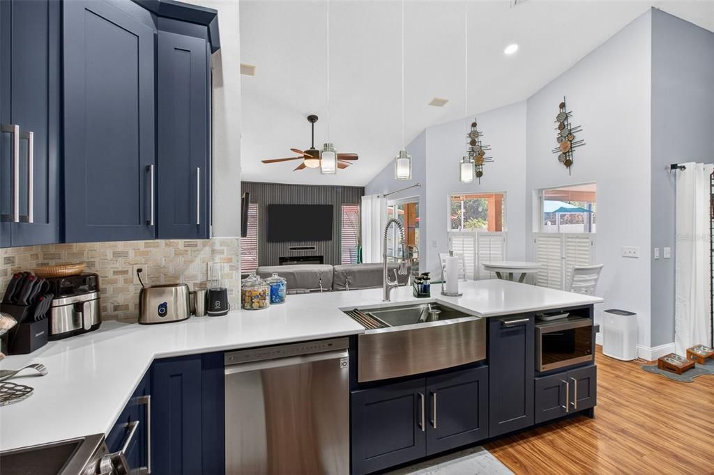 Active With Contract: $549,000 (3 beds, 2 baths, 1598 Square Feet)