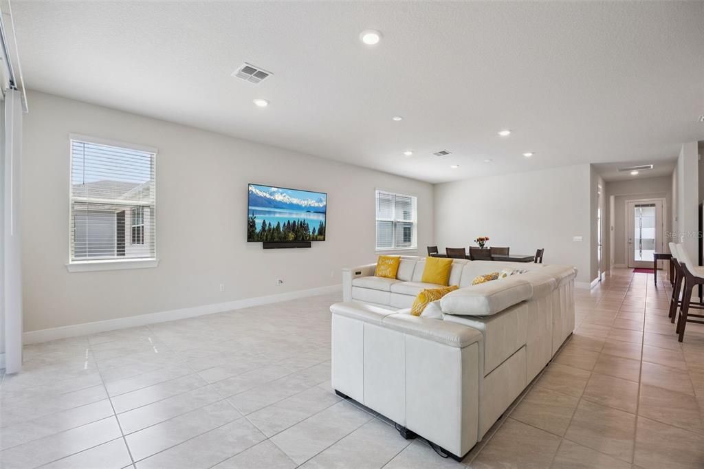 For Sale: $435,000 (4 beds, 3 baths, 2258 Square Feet)