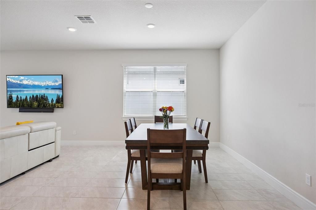 For Sale: $435,000 (4 beds, 3 baths, 2258 Square Feet)