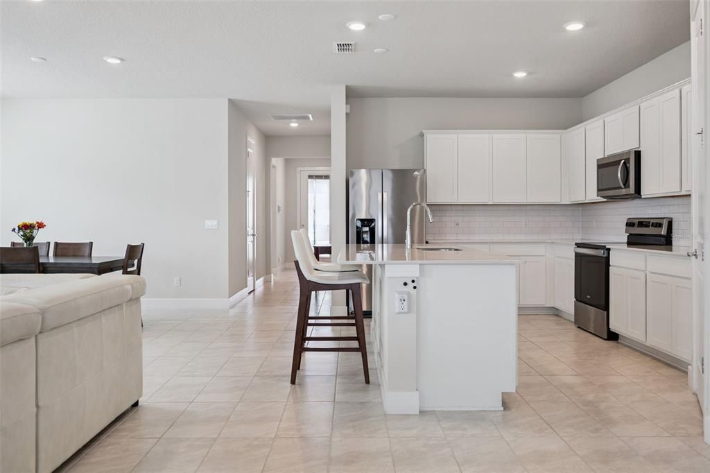 For Sale: $435,000 (4 beds, 3 baths, 2258 Square Feet)