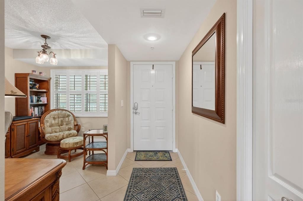 For Sale: $299,000 (2 beds, 2 baths, 1400 Square Feet)