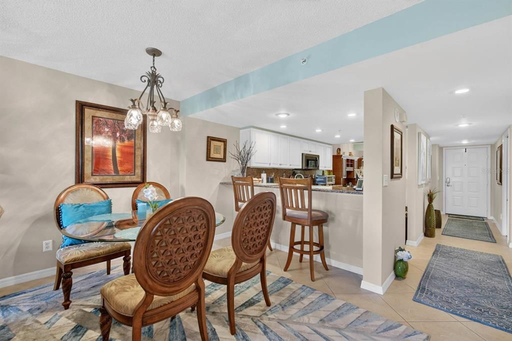 For Sale: $299,000 (2 beds, 2 baths, 1400 Square Feet)