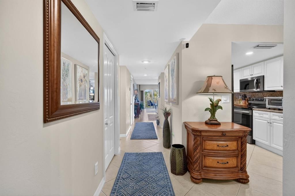 For Sale: $299,000 (2 beds, 2 baths, 1400 Square Feet)