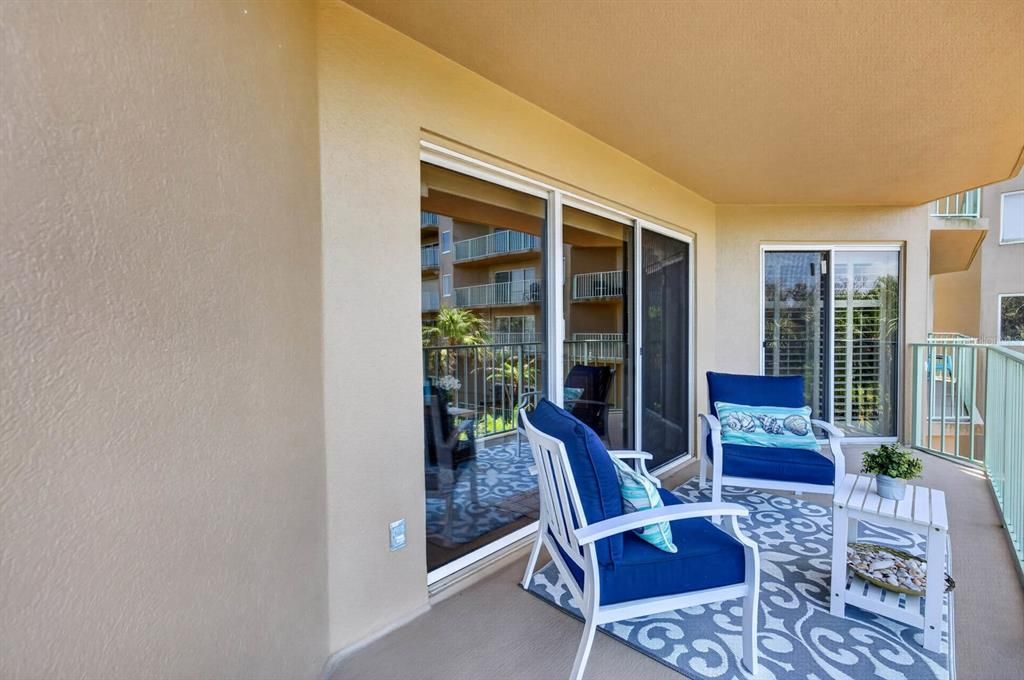 For Sale: $299,000 (2 beds, 2 baths, 1400 Square Feet)