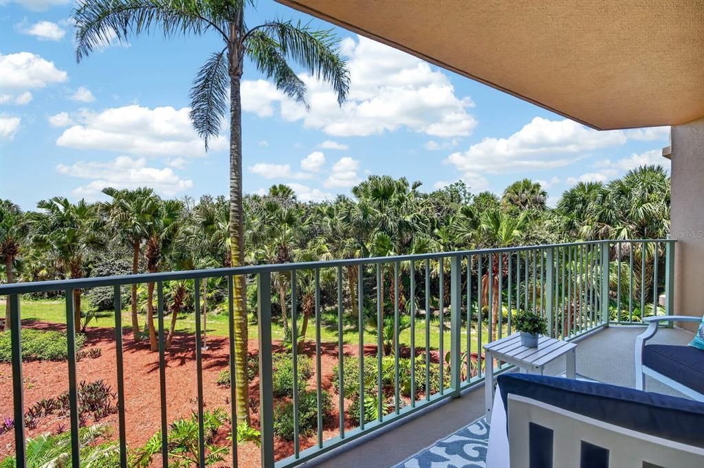 For Sale: $299,000 (2 beds, 2 baths, 1400 Square Feet)
