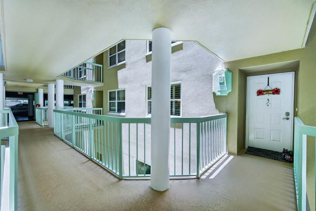For Sale: $299,000 (2 beds, 2 baths, 1400 Square Feet)