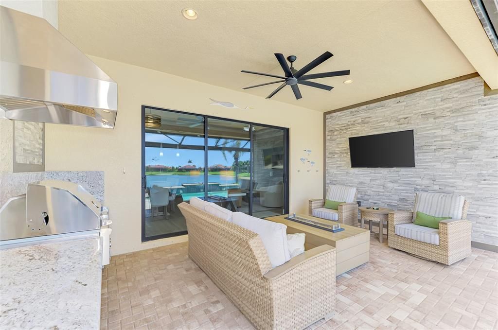 En Venta: $895,000 (4 camas, 3 baños, 2378 Pies cuadrados)
