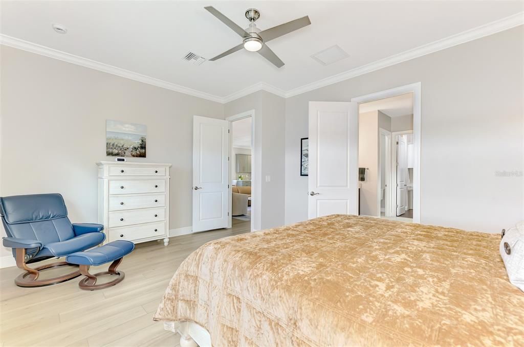 En Venta: $895,000 (4 camas, 3 baños, 2378 Pies cuadrados)