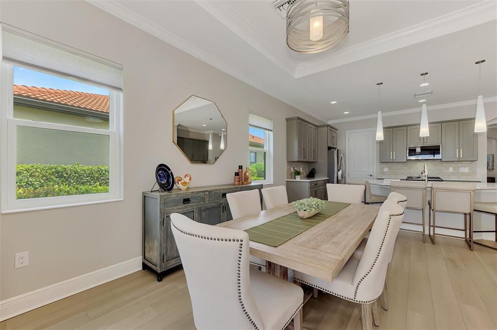 En Venta: $895,000 (4 camas, 3 baños, 2378 Pies cuadrados)
