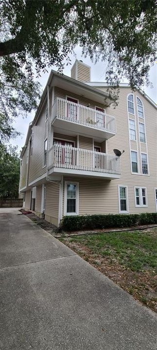 For Sale: $369,900 (2 beds, 2 baths, 1294 Square Feet)