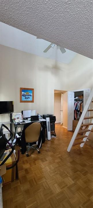 For Sale: $369,900 (2 beds, 2 baths, 1294 Square Feet)