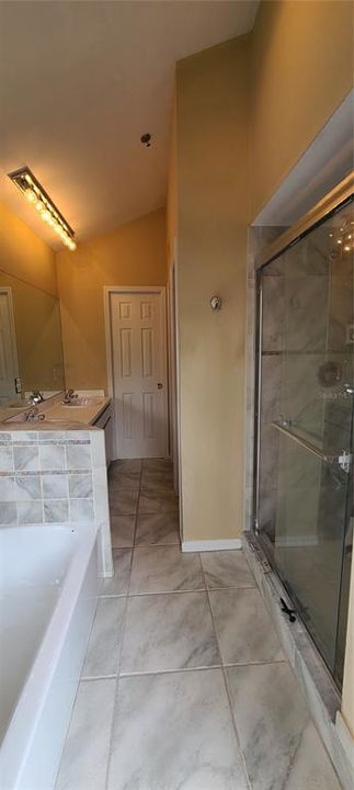 For Sale: $369,900 (2 beds, 2 baths, 1294 Square Feet)