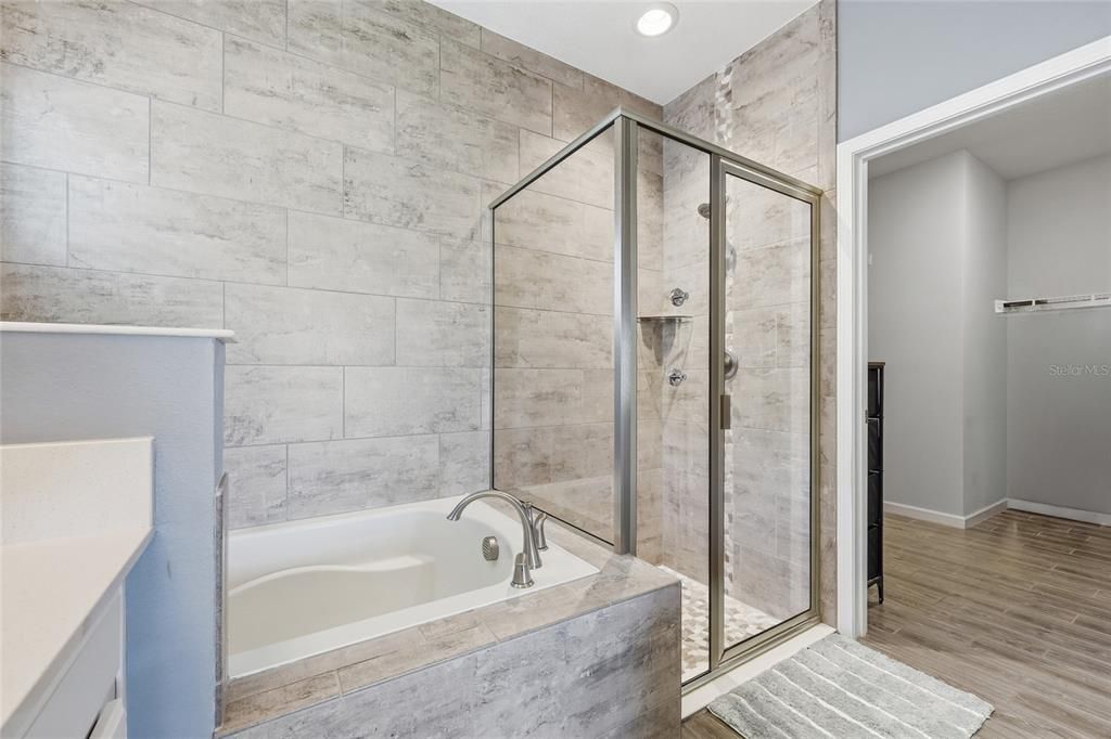 For Sale: $355,000 (4 beds, 2 baths, 1959 Square Feet)