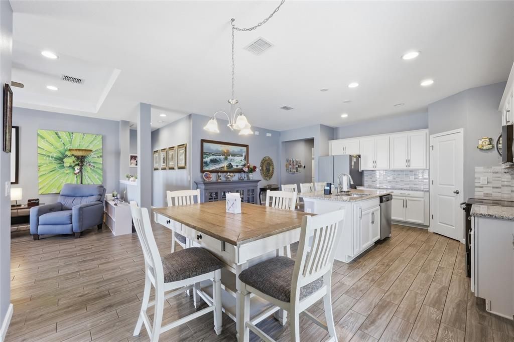 For Sale: $355,000 (4 beds, 2 baths, 1959 Square Feet)