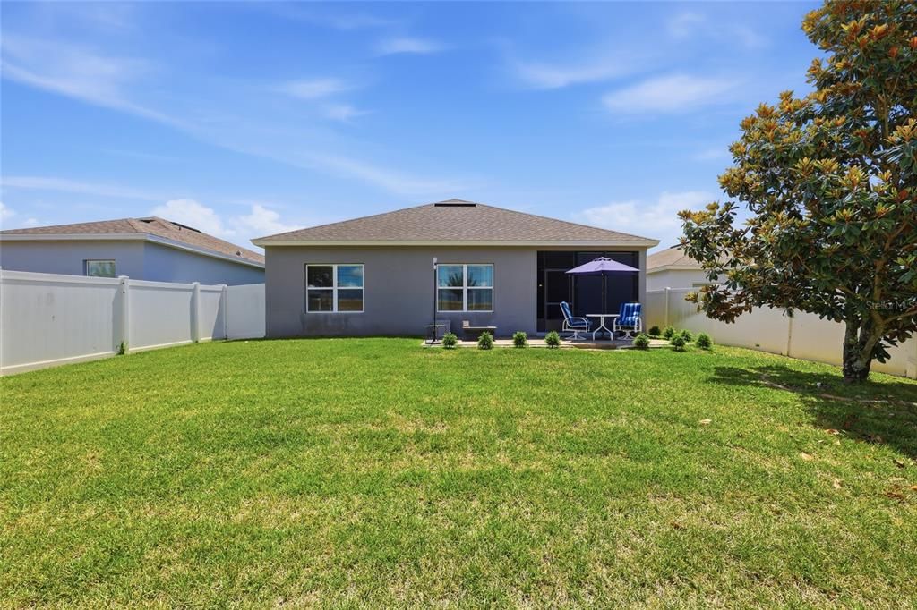 For Sale: $355,000 (4 beds, 2 baths, 1959 Square Feet)