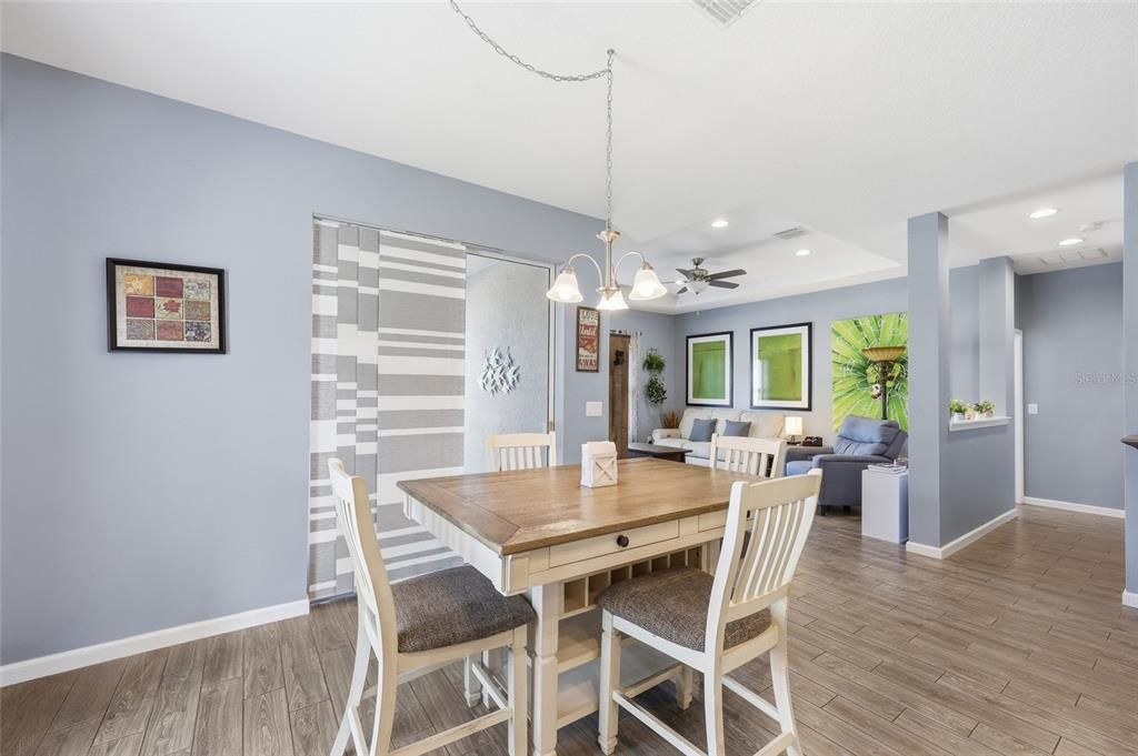For Sale: $355,000 (4 beds, 2 baths, 1959 Square Feet)