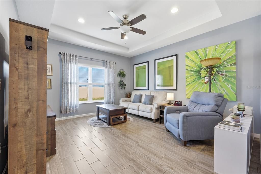 For Sale: $355,000 (4 beds, 2 baths, 1959 Square Feet)