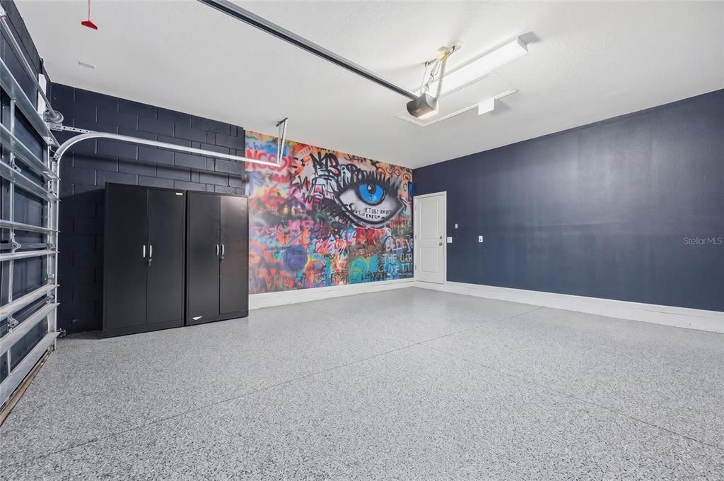 For Sale: $355,000 (4 beds, 2 baths, 1959 Square Feet)