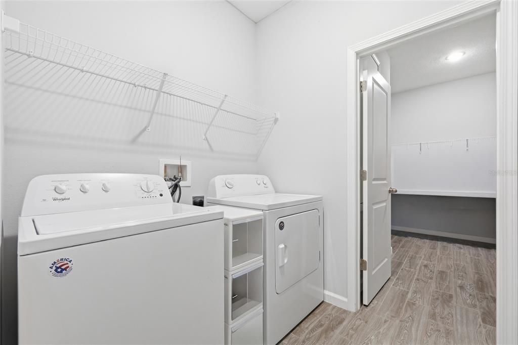 For Sale: $355,000 (4 beds, 2 baths, 1959 Square Feet)