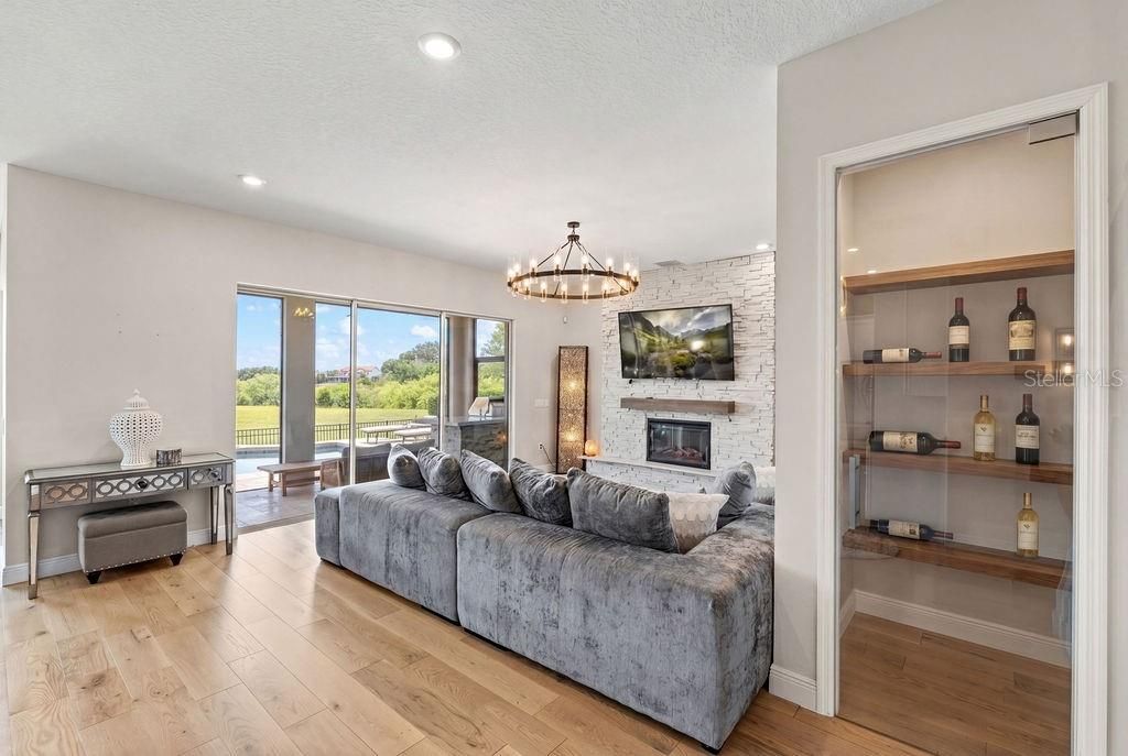 For Sale: $1,099,000 (6 beds, 5 baths, 3942 Square Feet)