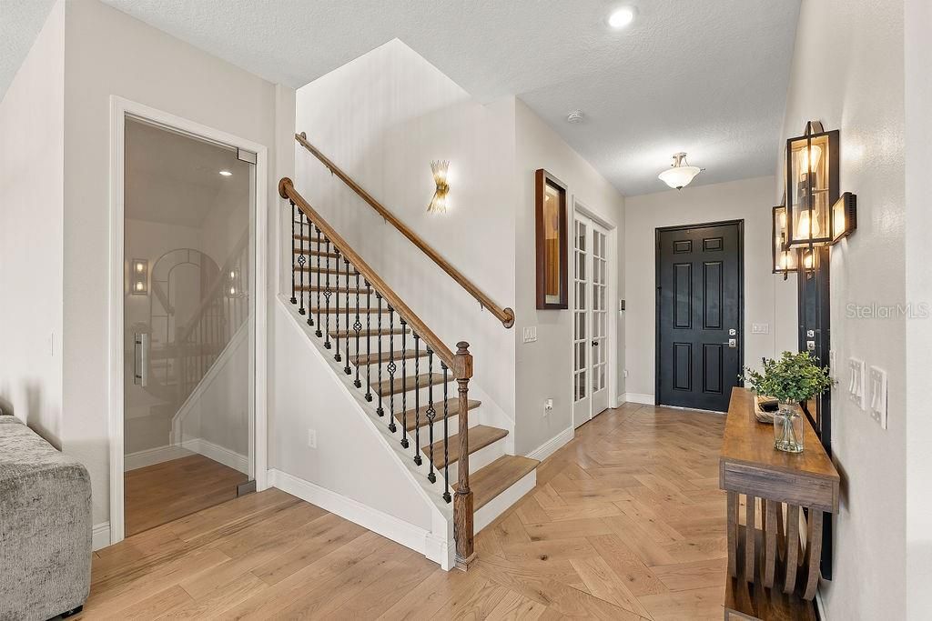 For Sale: $1,099,000 (6 beds, 5 baths, 3942 Square Feet)