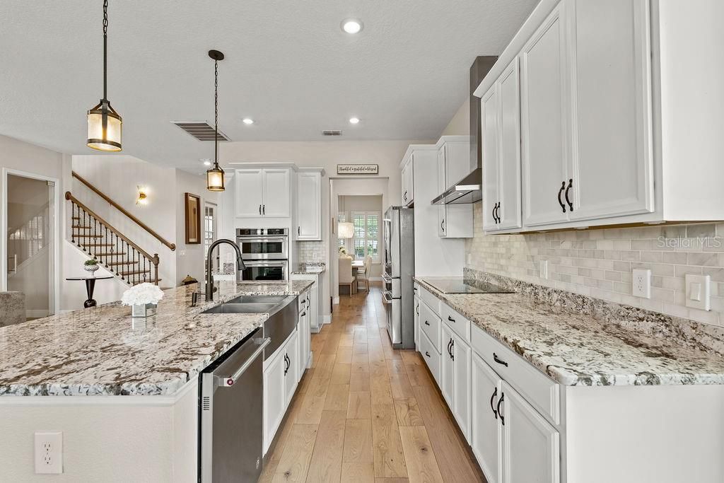 For Sale: $1,099,000 (6 beds, 5 baths, 3942 Square Feet)