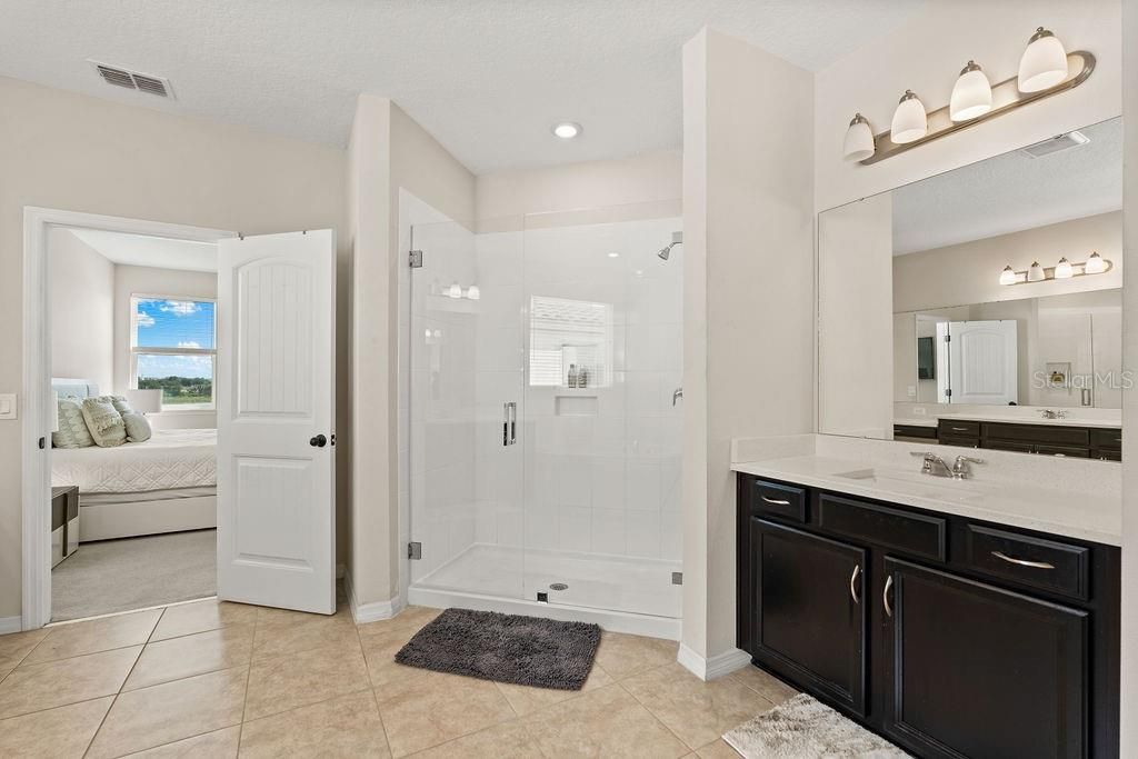 For Sale: $1,099,000 (6 beds, 5 baths, 3942 Square Feet)