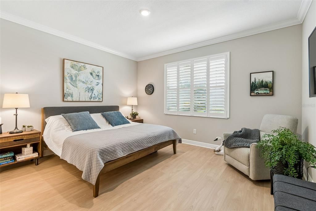 For Sale: $389,500 (2 beds, 2 baths, 2242 Square Feet)
