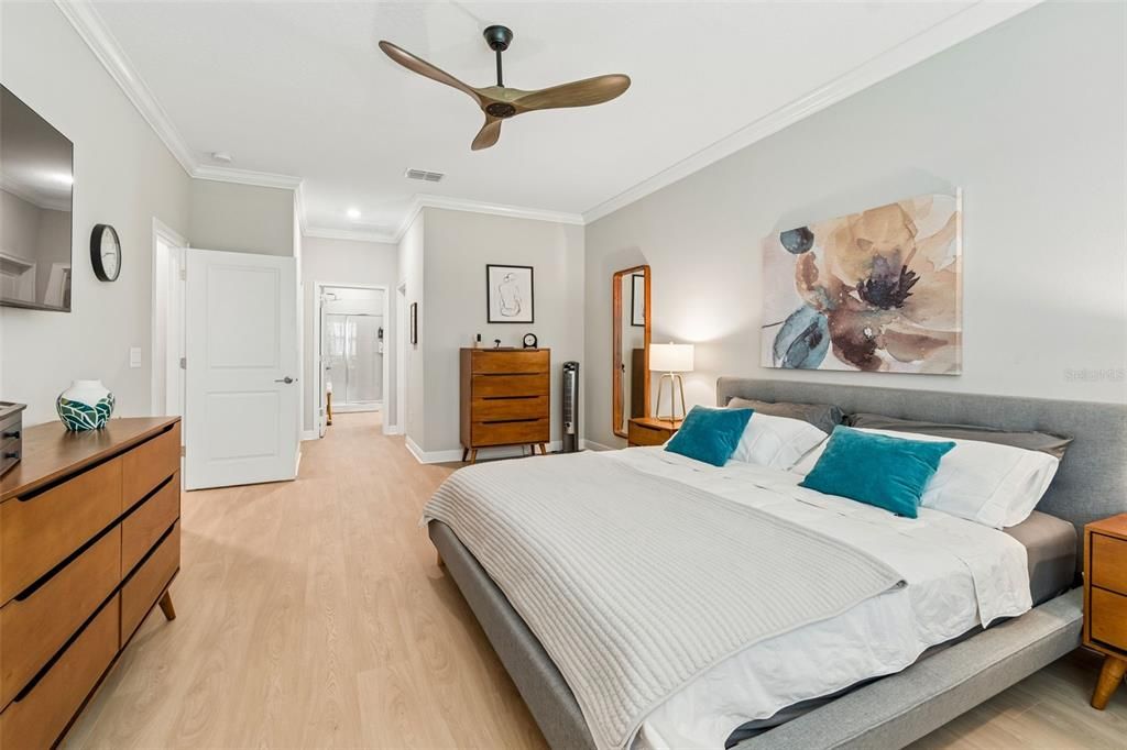 For Sale: $389,500 (2 beds, 2 baths, 2242 Square Feet)